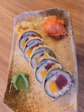 Rolki w tempurze Futomak tuńczyk z mango - 6 szt. 